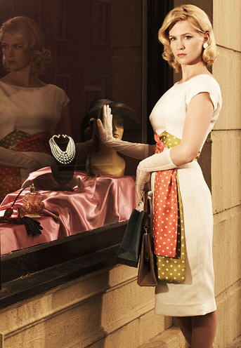 betty_draper_window_shops_82300826