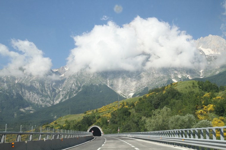 tunnlar