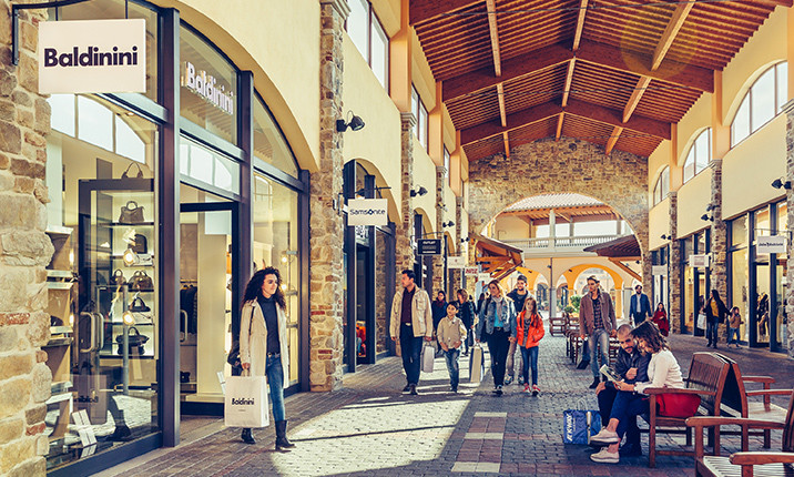 X1UB29Zr_village_slider_image_-main-