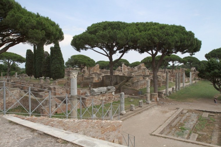 capitolium forum square